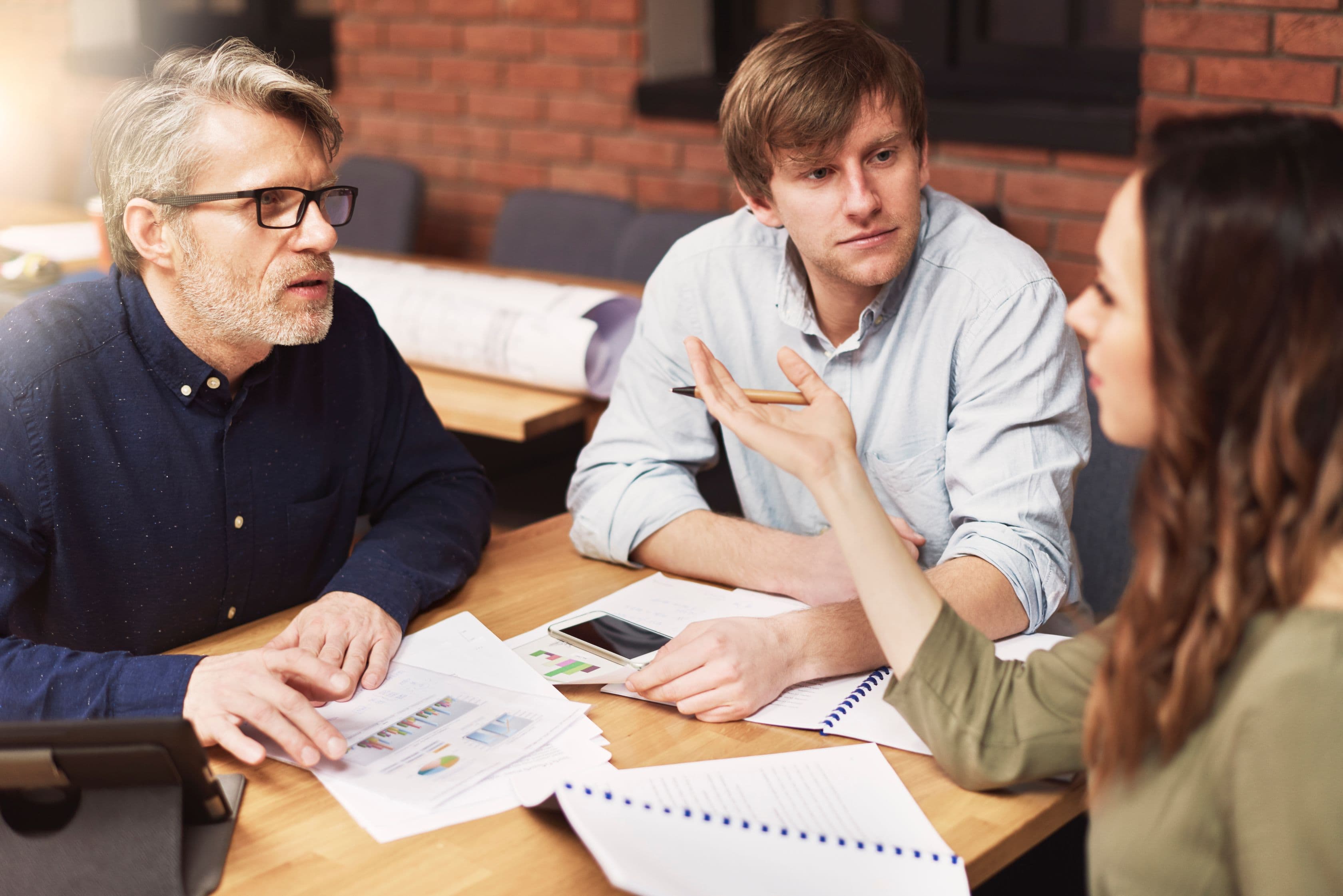 Mitglieder des Family Office arbeiten an Freiwilligenprojekten